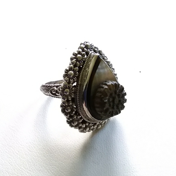 Mother of Pearl Ring - Picture 7 of 7